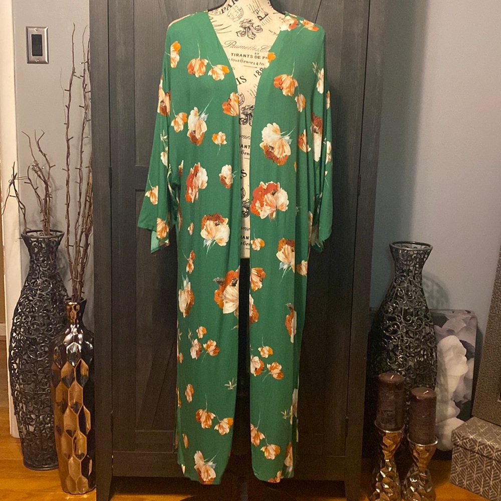 Socialite green floral printed kimono